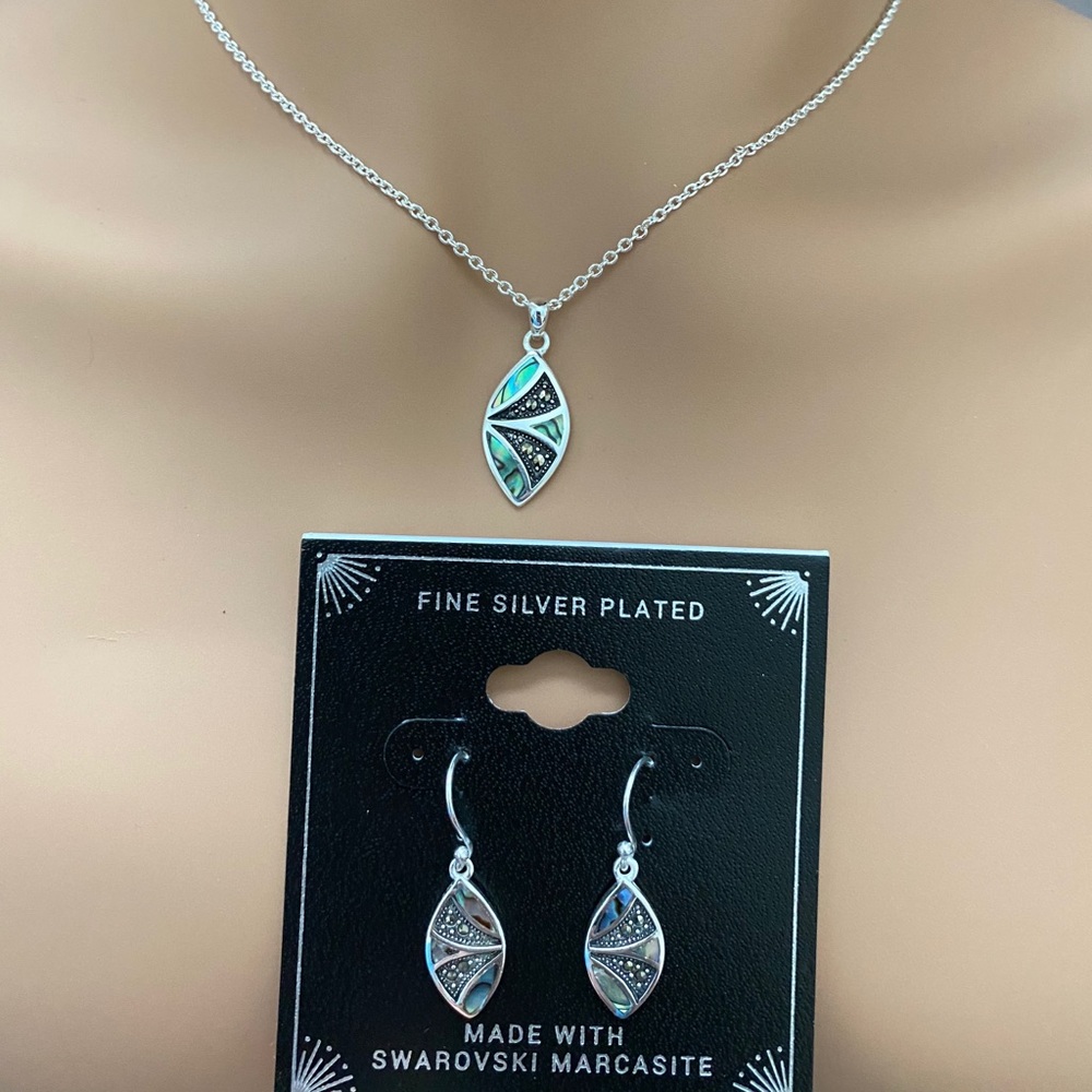 💰Final Price💰Swarovski Marcasite Marquise Set